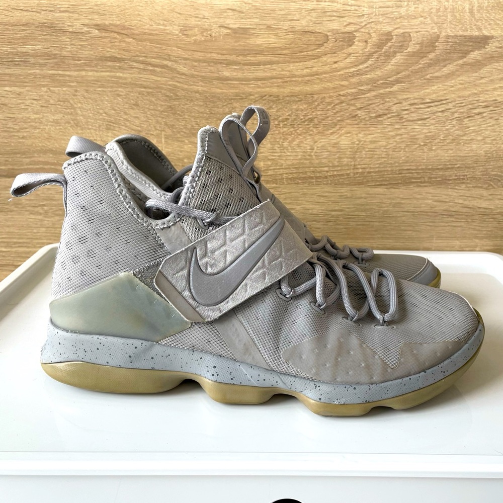Nike Lebron XIV 14 Gray Reflect Silver White Size 13